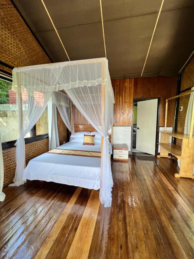 Ursula Beach Resort El Nido Exteriör bild