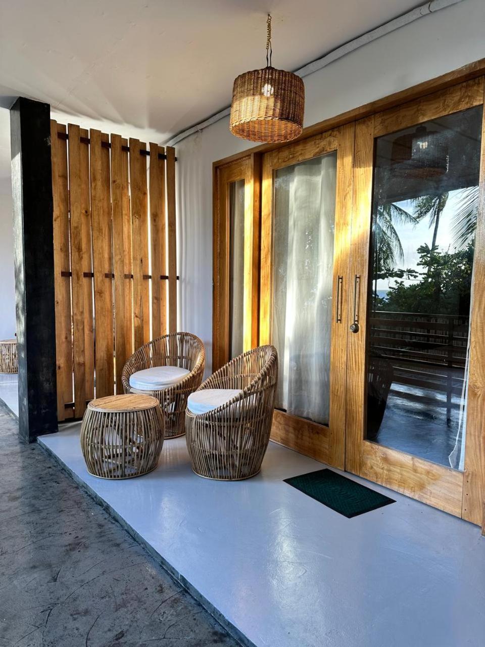 Ursula Beach Resort El Nido Exteriör bild